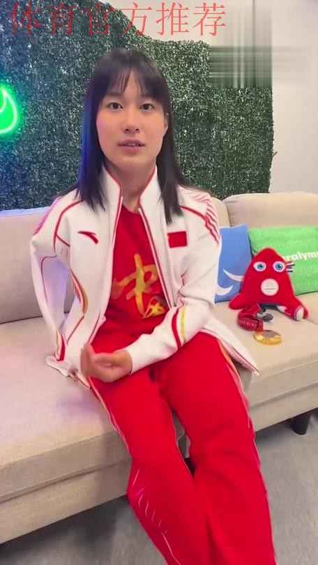 蒋裕燕当记者啦！